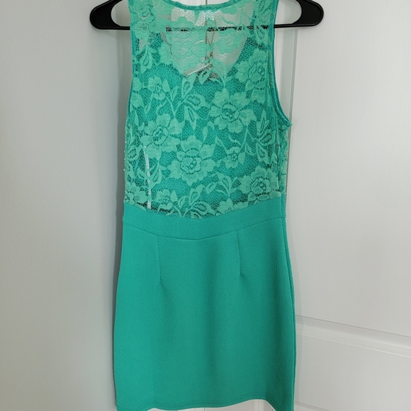 Dress - Picture 2 of 3